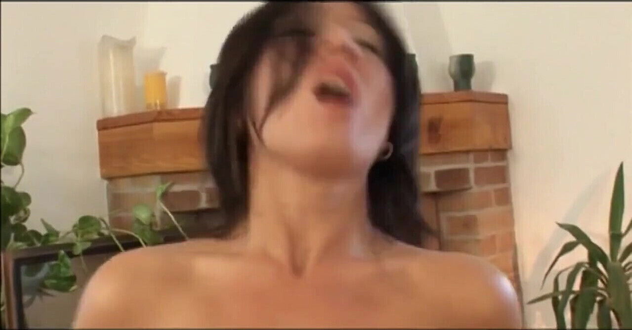 Brunette slut with boobs needs