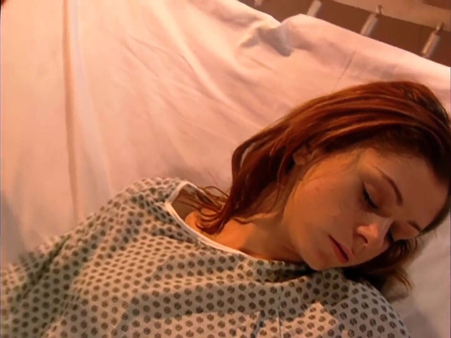 Luna Rhiannon: Unexpected Lesbian Fuck with Strapon