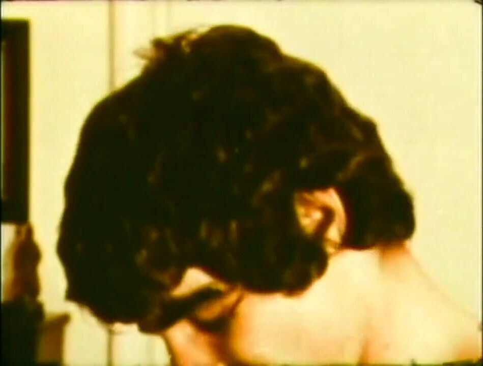 Intense vintage threesome film!