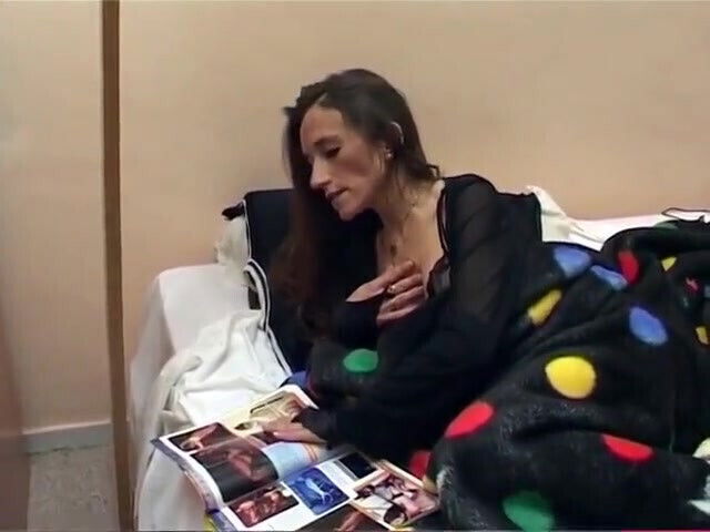 Milf sexy lingerie jerks pussy home