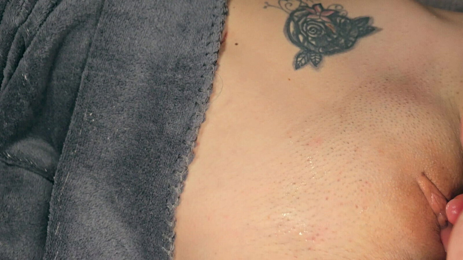 Stepsister enjoys fingering vagina then gets fucked stepbrother's