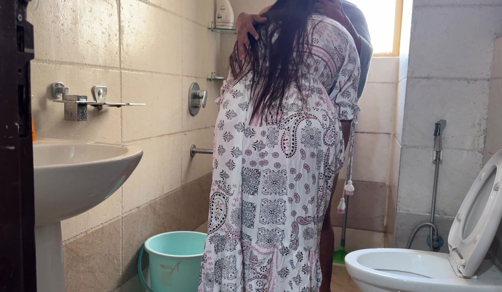 stepson MILF Saara naked after shower couldn't hold from cunt