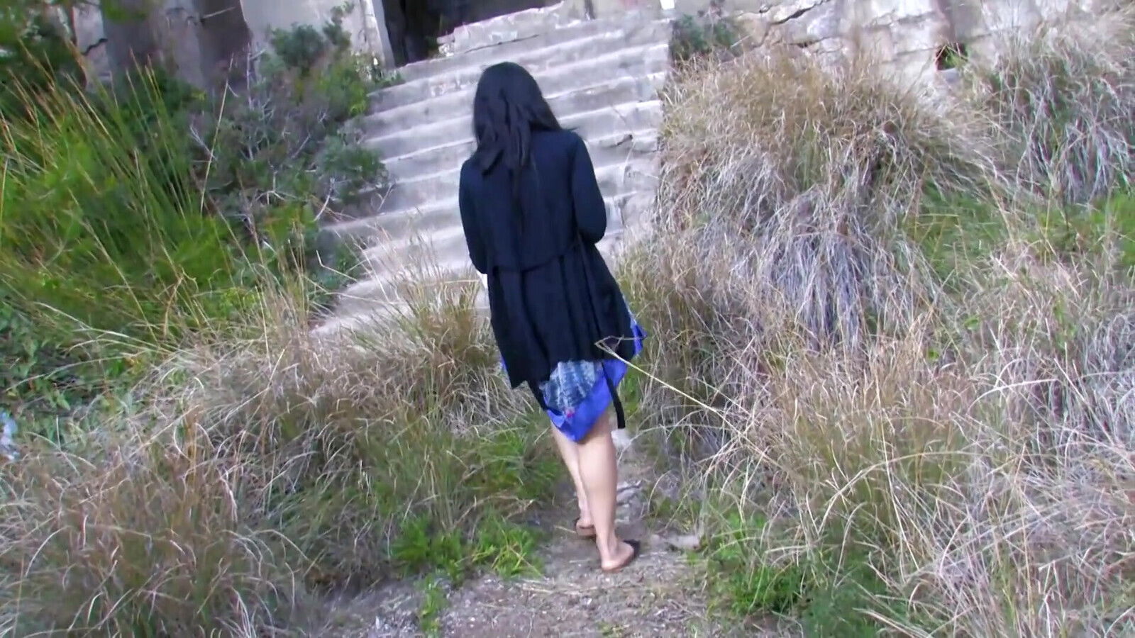 Exotic young girl outdoor fucked banged double penetration guys