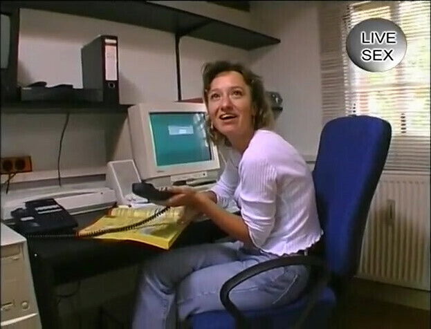 German secretary show muff before fucking boss