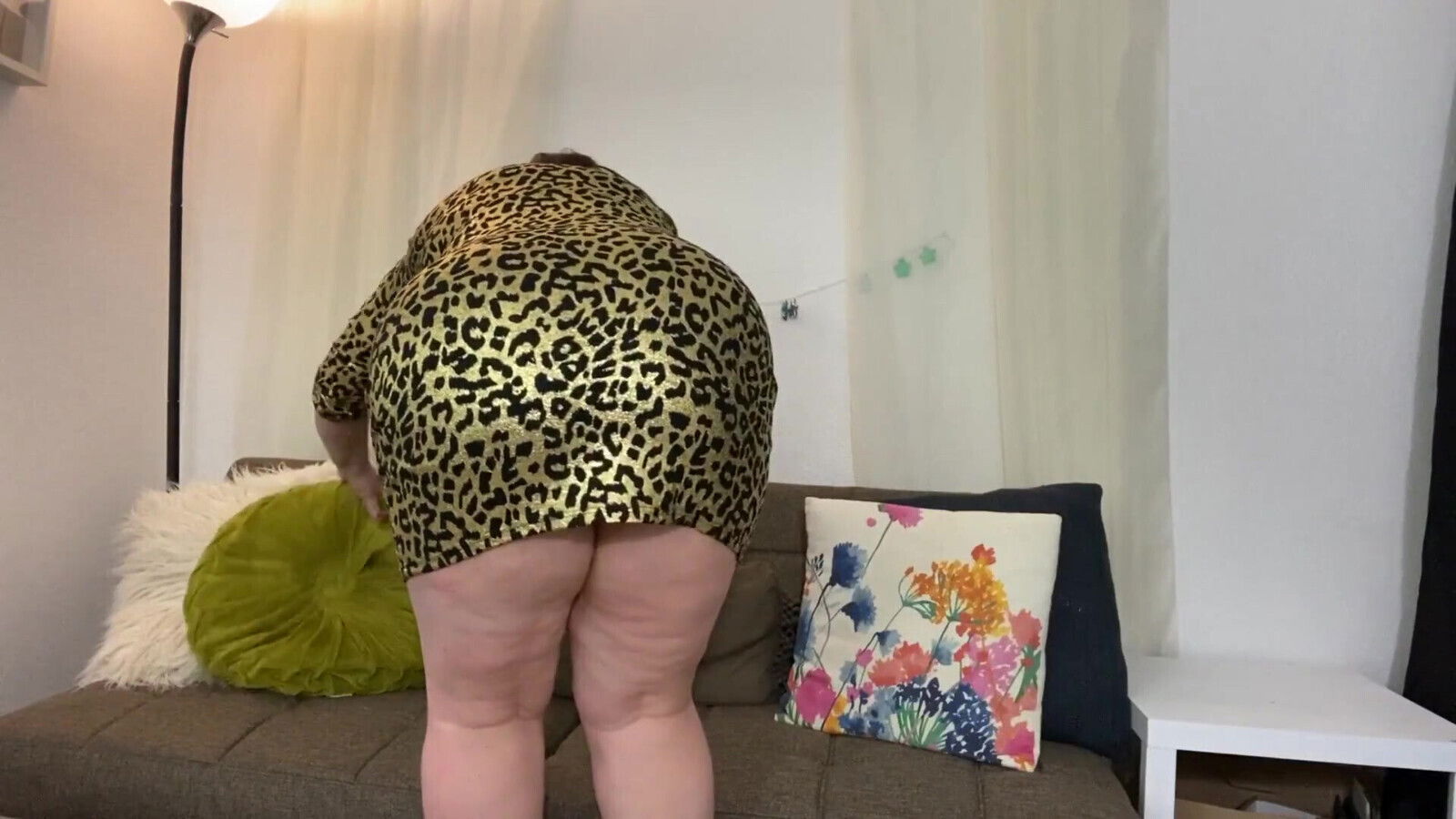 Stepmom blows Andy after college