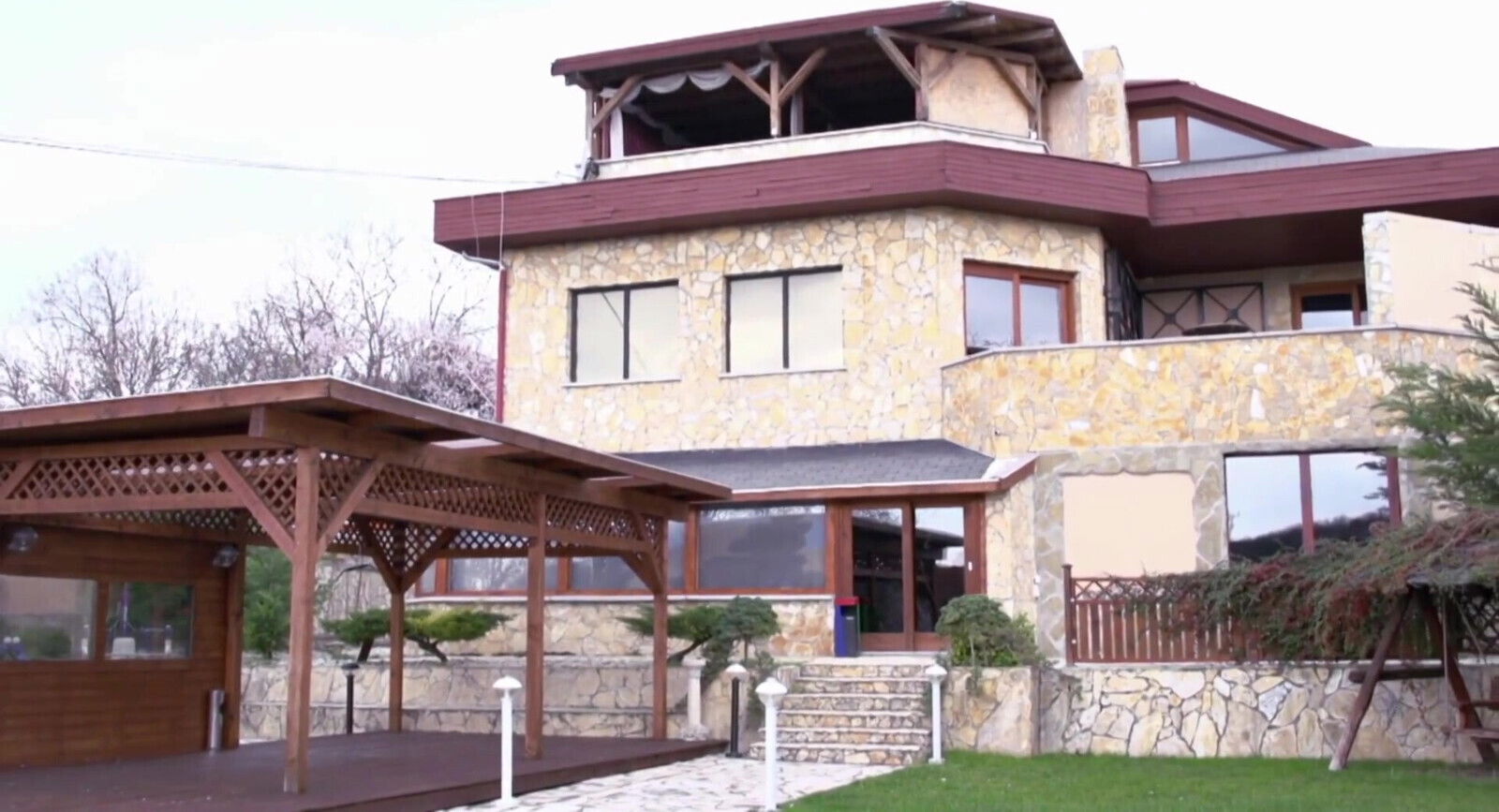 Milf fishnets gets fuck from swinger orgy with