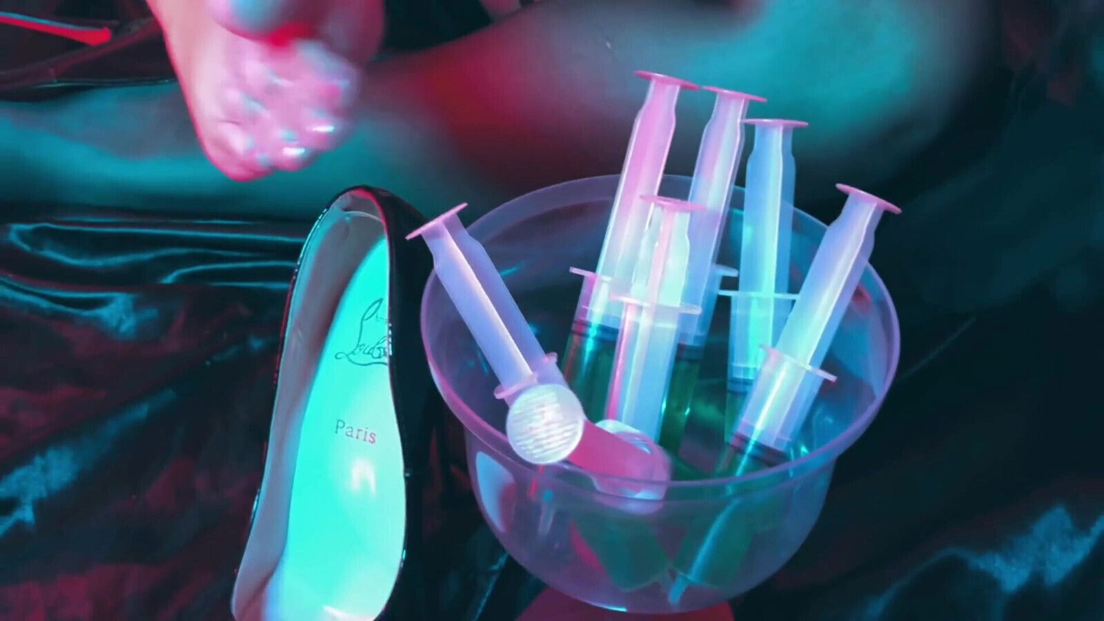 Morrigan Substance Latex, Pantyhose Stuffing Foot