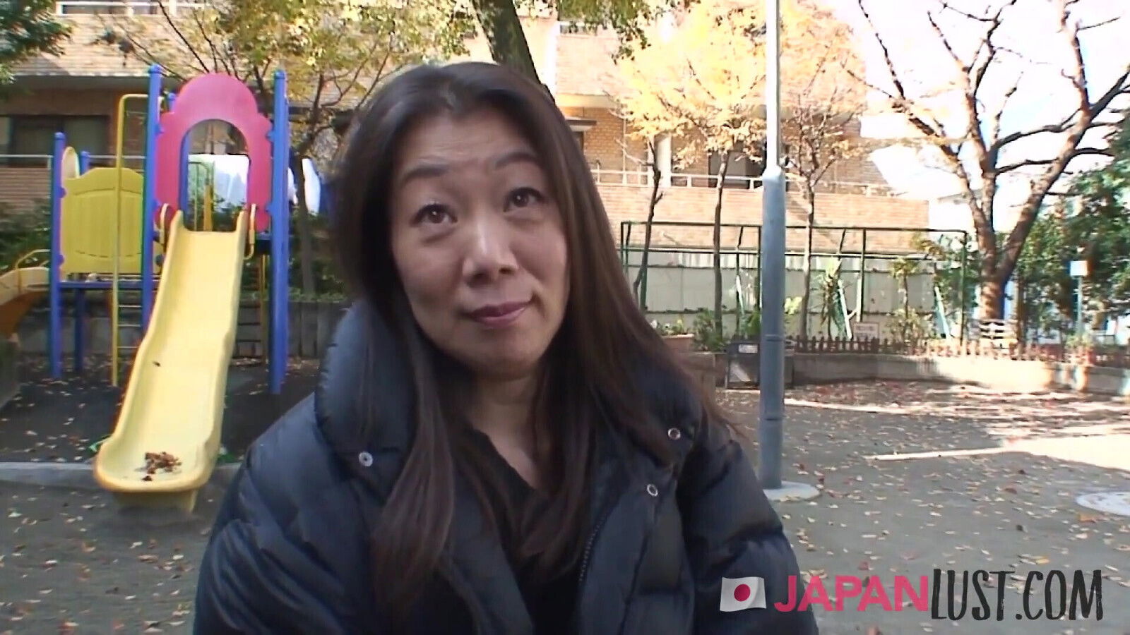 Mature Japanese amateur squirts toys