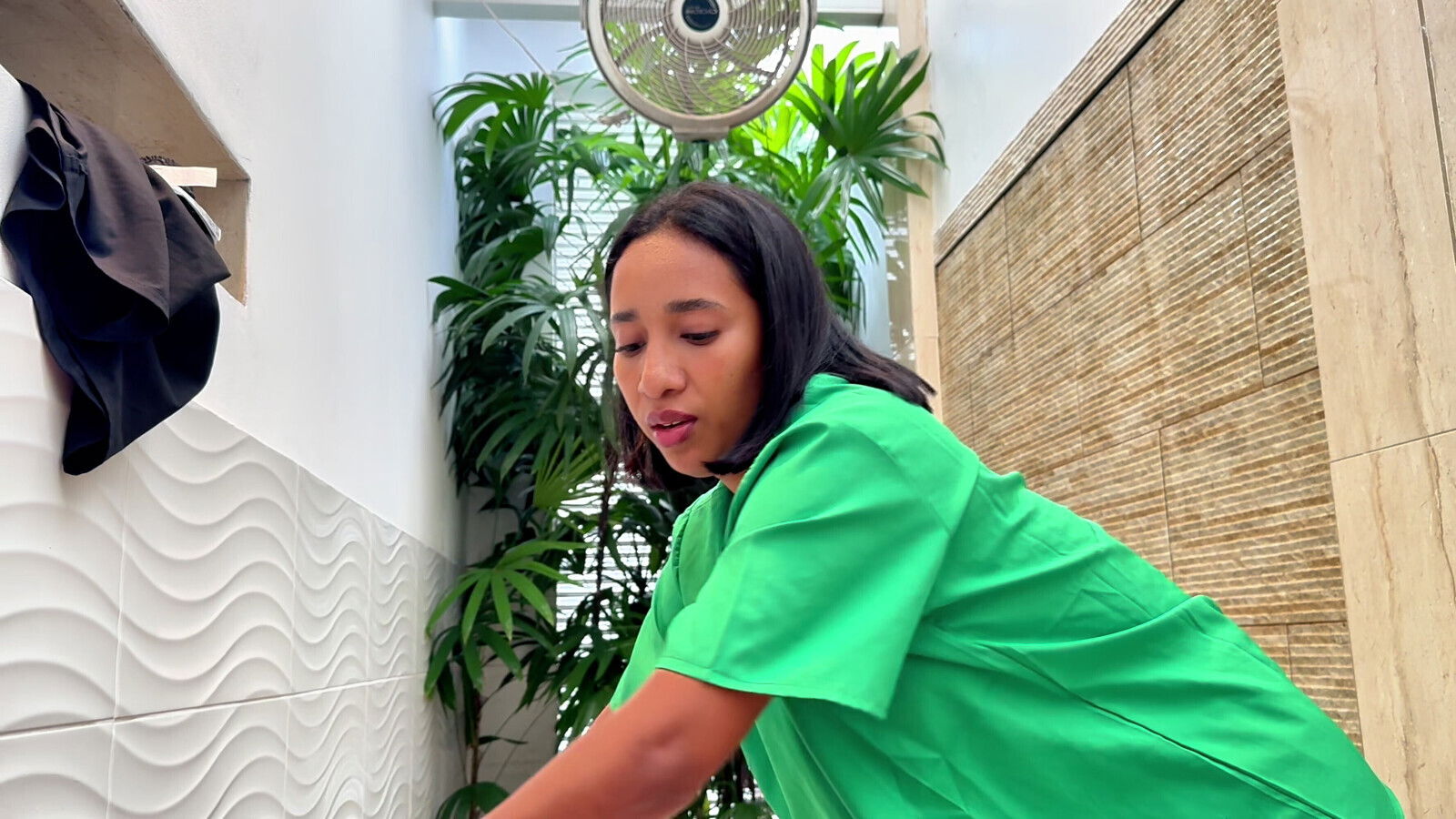 Four Hands Massage with Happy Ending Sexy Shemale!