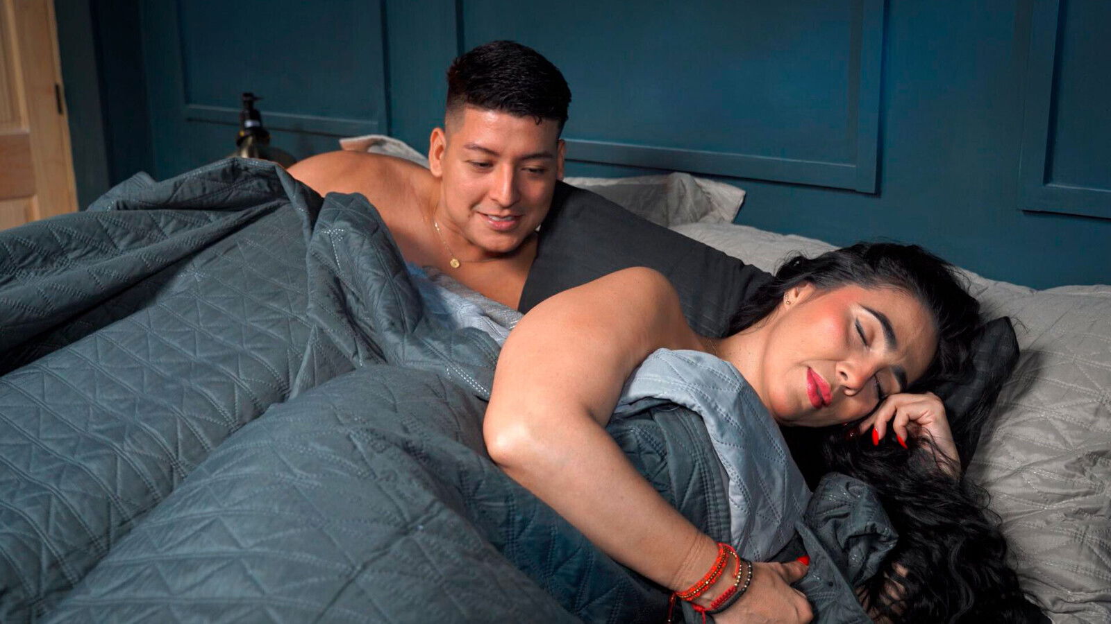 Big-assed stepmother shares after mistake upon arrival from trip