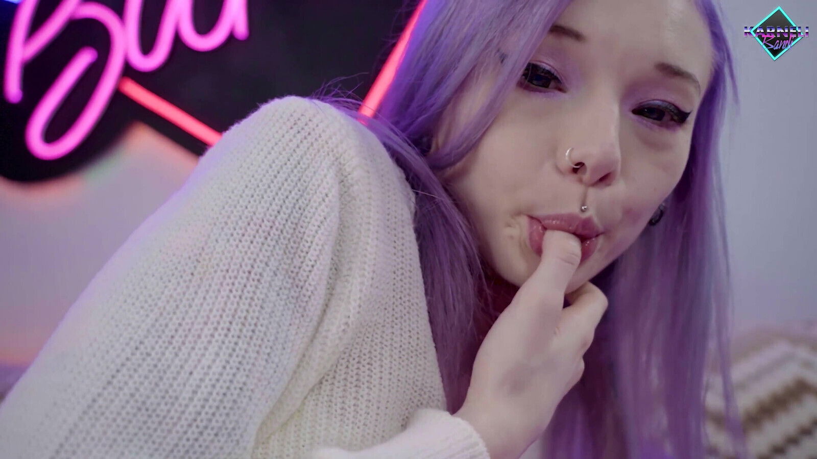 Naughty teen trains tight with toys. Karneli Bandi