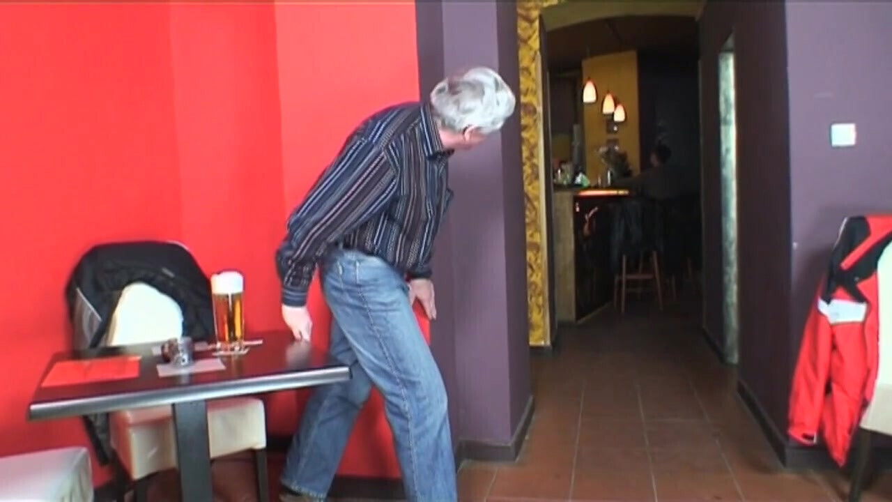 teen gives deep blowjob pig. Real Time.