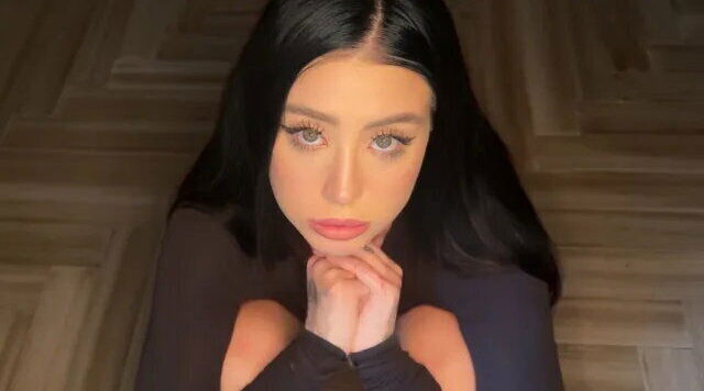 Bestfriends Goth Girlfriend Asks Massage then Begs Cr...