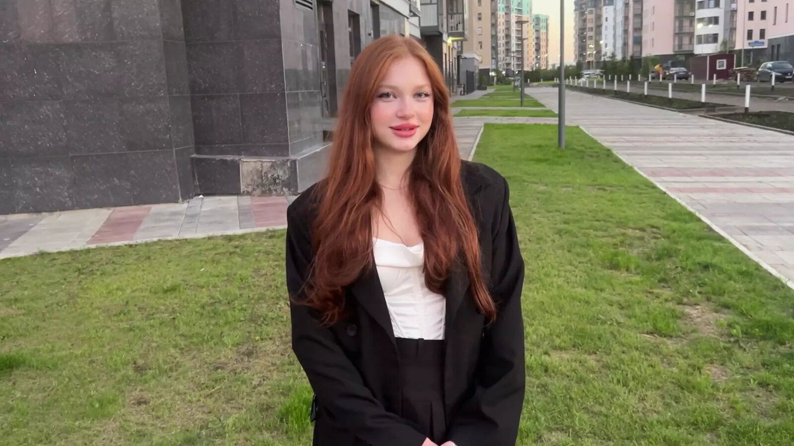 Mdte Lrer Gaden Tilbd Hende One-night Stand.