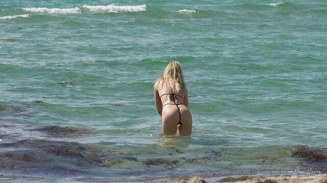 Cute Beach Girl Flirts with Stranger Ends getting Fucked Hard