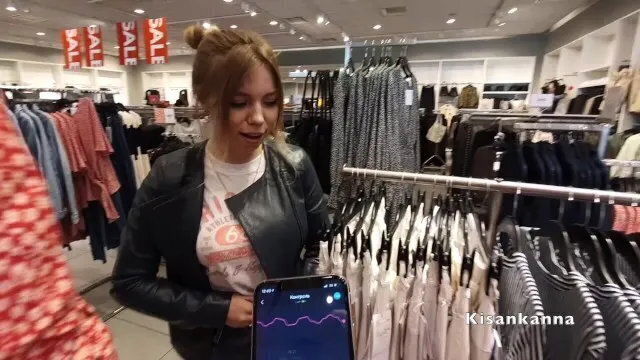 Опять Изменила Мужу Раздевалке! Cheated Husband Again Locker...