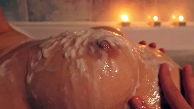 Tising Watered with White Cumplays