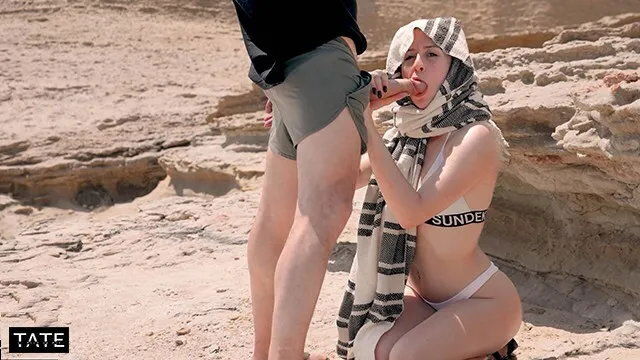 Fremen Girl gets Huge Facial