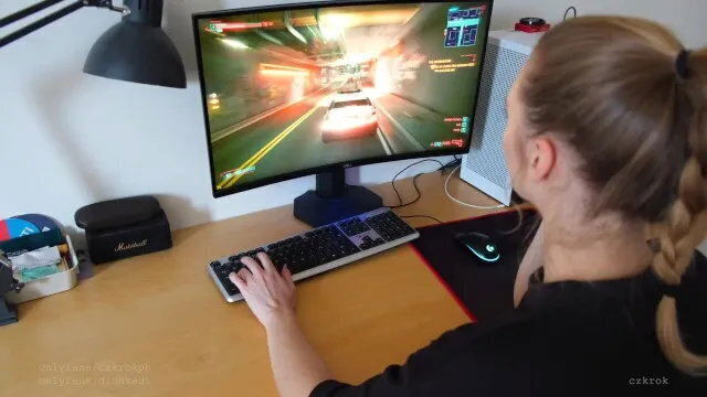 Fucked Streamer Girl while Gaming Session