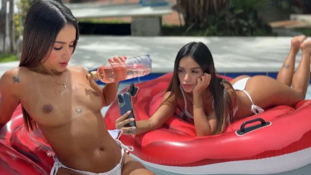 Enjoying Sunny Naked, Love