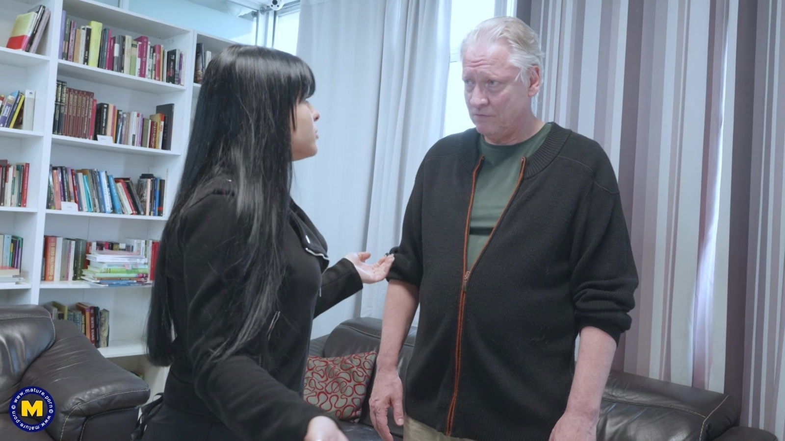 Hans Nadja Lapiedra enjoy passionate, clothed