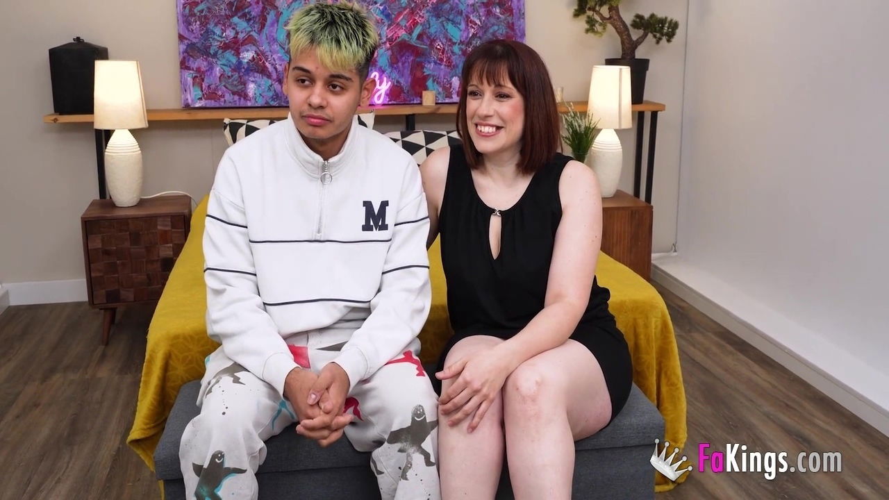 Years Experienced Milf Lucia Bianco Gives Class