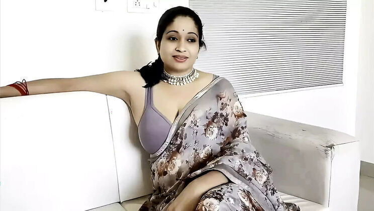 Indian Bhabhi Fucked Hard Doggy Style Saree Hindi Audio Creampie