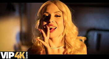 BUFU Naughty blonde instantly drives wild