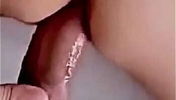 Marica humillado degradado totalmente, follan pelo, mete pepino culo expuesto jaula castidad peque&ntilde_o pene