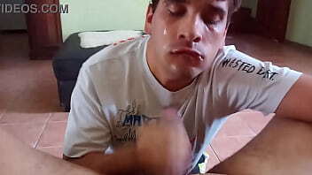 Le chupe toda la pija y me trage la leche a este pibe de grindr