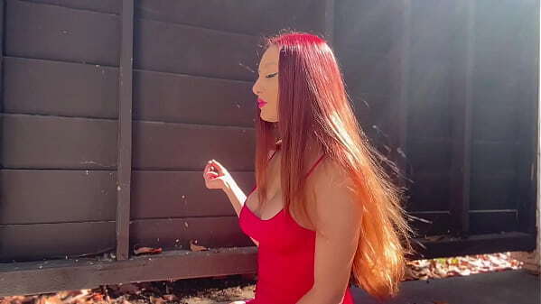 Artemisia Love solo smoking outdoor