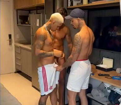 ROLA J&Aacute_ &Eacute_ GOSTOSO, IMAGINA DUAS.