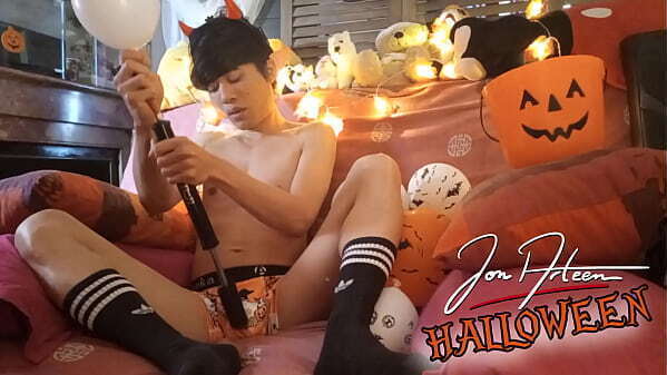 Halloween Arteen pumps balloons ends pumping until ejaculates over himself Ahegao