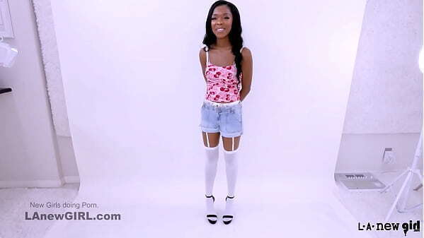 Sexy Ebony gets attached Soon Feels Hard Thriving