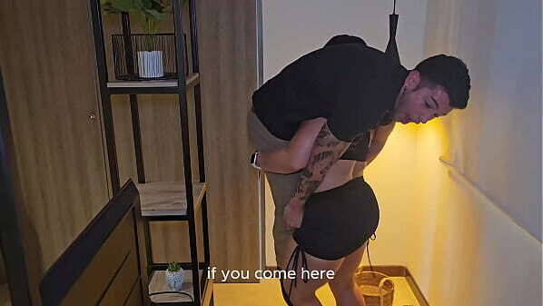 Culona MILF follada gran verga, Musculosa latina cabalga polla humedo co&ntilde_o