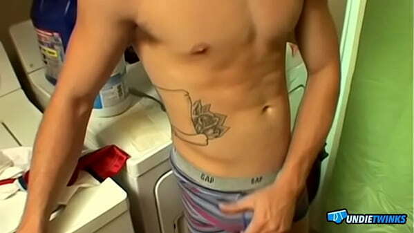 UndieTwinks: Kelly Coopers Solo Undie Session Builds Messy Climax