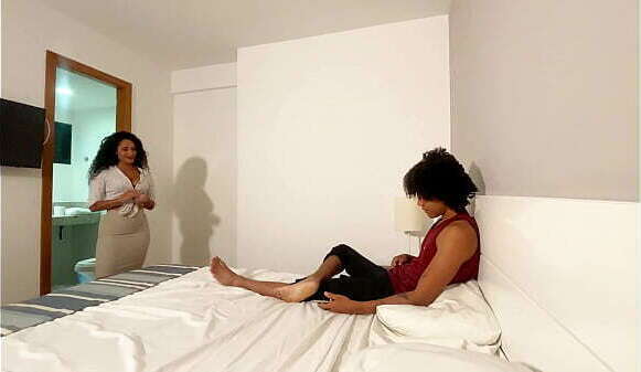 marido saiu casa aproveitei cuzinho enteado COMPLETO SHEER /RED