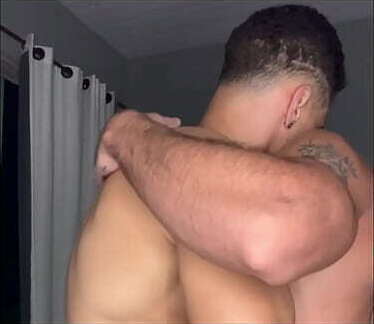 FUDENDO MACHO GOSTOSO