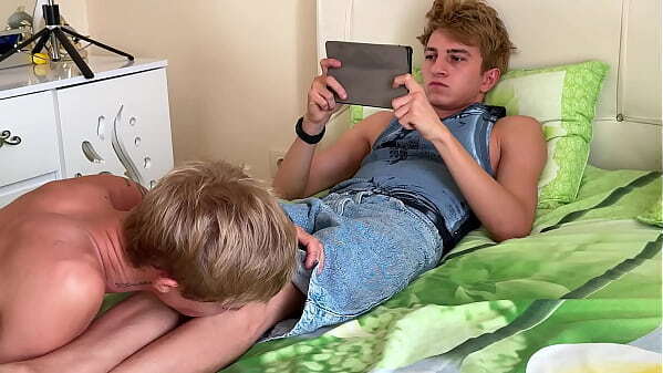 Part sucks stepbrother'_s dick while plays phone