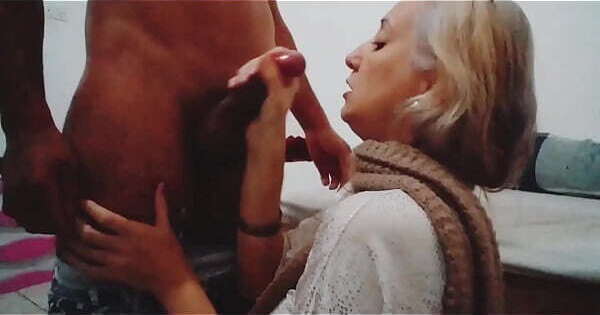 Chupando grande grosso gesseiro