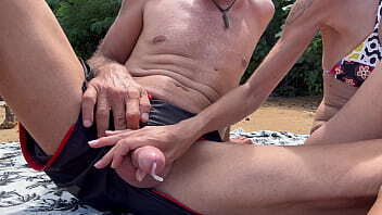 ACCIDENTAL HOMEMADE PUBLIC BEACH HANDJOB OUTDOOR CUMSHOT