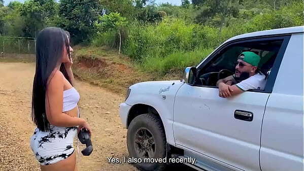 Latina brunette enorme culo redondo recogida follada gran verga dura dentro auto estrecho co&ntilde_o h&uacute_medo hasta corre!