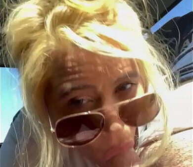 Streetwalker wearing sunglasses gives incredible blowjob takes huge facial