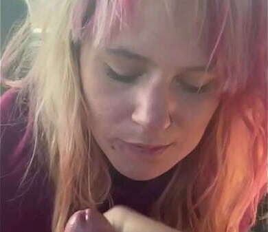 Pretty hooker gets knees suck dick backseat takes load whore mouth