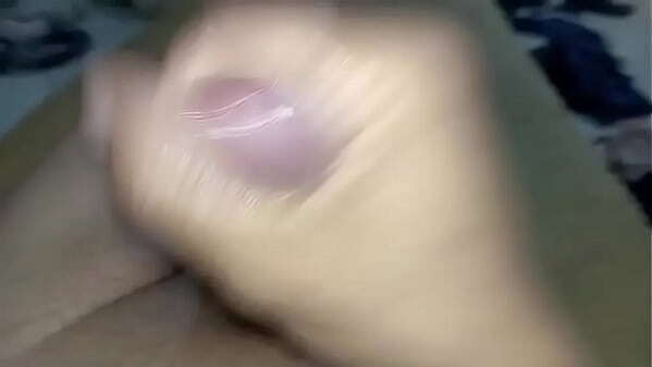 Doble orgasmo jugando polla