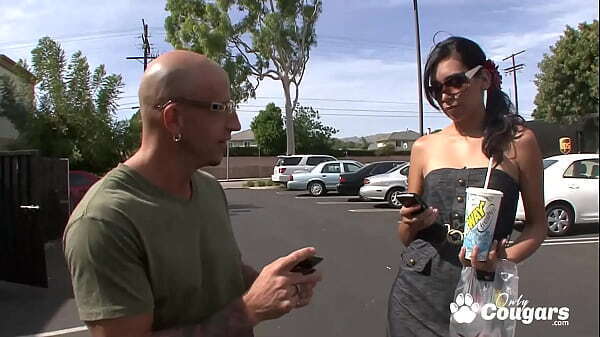 Spanish Valerie Hart Sucks Just Met!