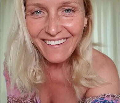 Kathia Nobili teasing play!!!