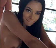 Teen Queen: Reverse Cowgirl with Squirt Rimjob