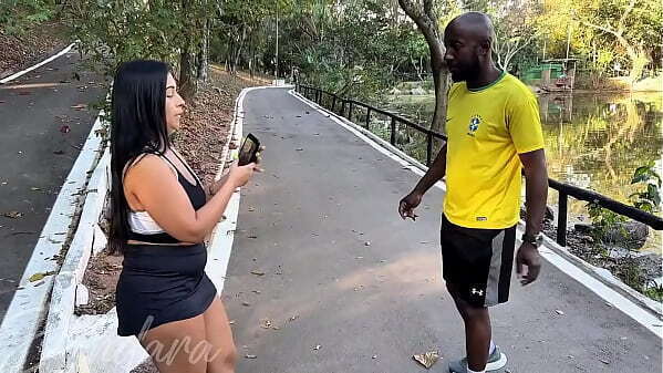 caminhar parque encontrei safado n&atilde_o resisti acabei deixando fude gostoso VIDEO COMPLETO RED)