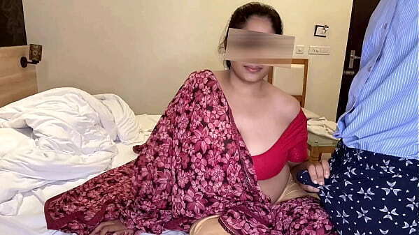 Nisha Bhabhi caught room service masturbating fucked after seeing dick